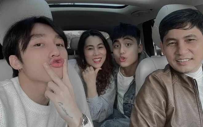 tieu-su-mono-em-trai-son-tung-mtp-la-ai-a2