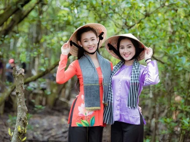 trang phuc truyen thong viet nam net dep van hoa luu giu hon dan toc